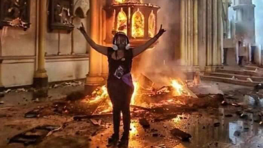 Churches set on fire in Chile - Gript