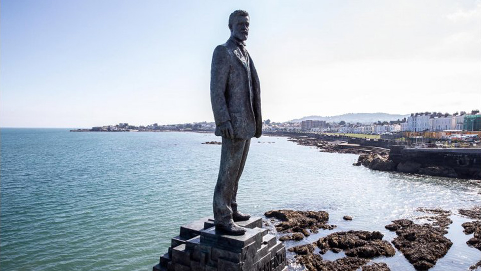 Huge Welcome For Statue Of Roger Casement At The Sea In D n Laoghaire huge-welcome-for-statue-of-roger-casement-at-the-sea-in-d-n-laoghaire