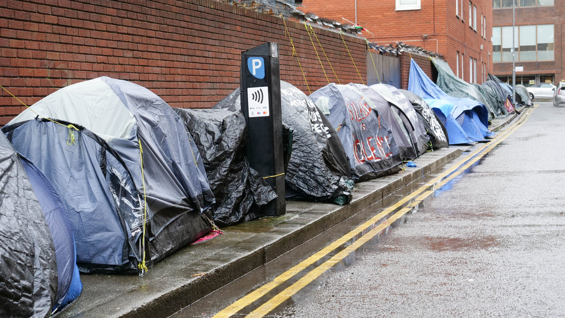 Mount Street migrant tents are being cleared this morning - Gript