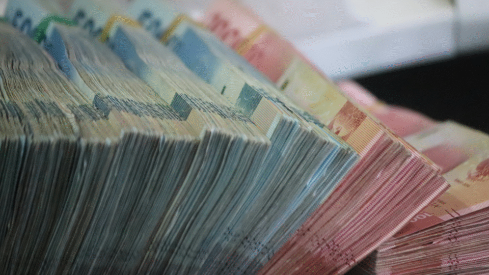 Palestinian taxi driver had €122,850 in luggage